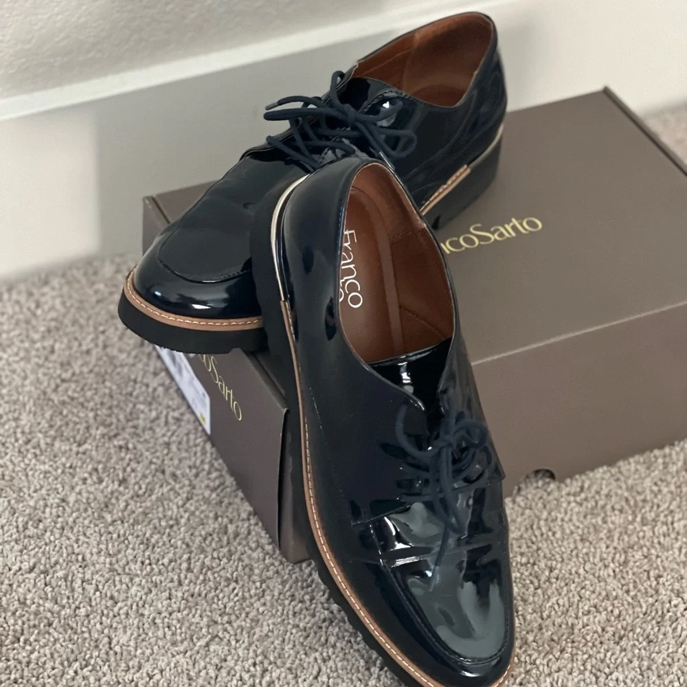 Franco Sarto Navy Patent Leather Shoes - Picture 4 of 6